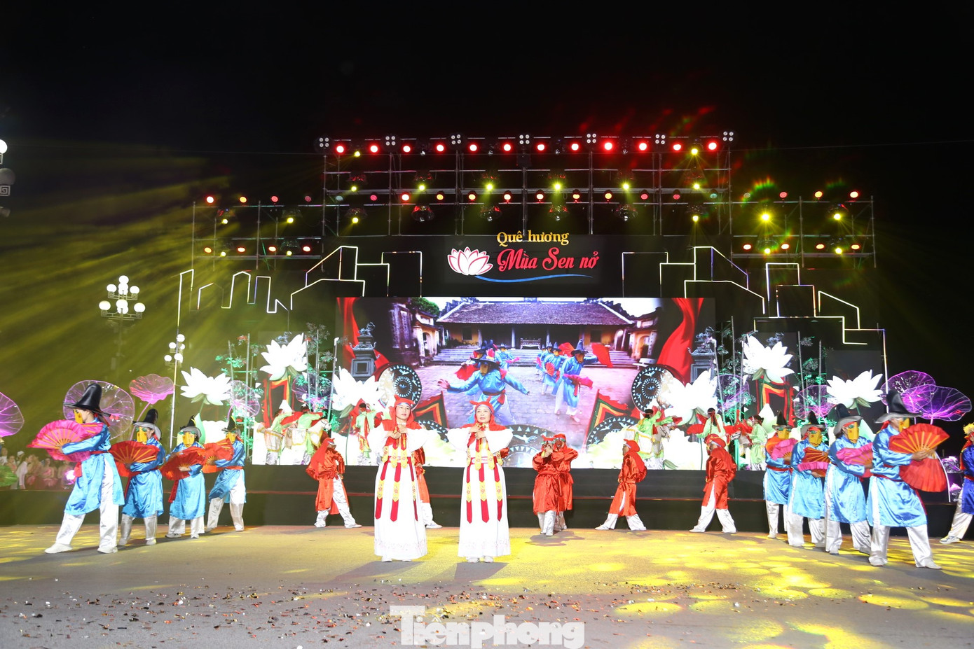 Các tiết mục đặc sắc tại buổi lễ như diễn Tuồng, múa khèn Mông, rước kiệu bay, diễn xướng dân ca Ví Giặm, trình diễn nghi thức Lễ Xăng khan dân tộc Thái, lễ đón tiếng sấm đầu năm của đồng bào Ơ Đu, trình diễn trò diễn Xuân Phả của tỉnh Thanh Hóa… đã tạo ấn tượng sâu sắc đến khán giả.