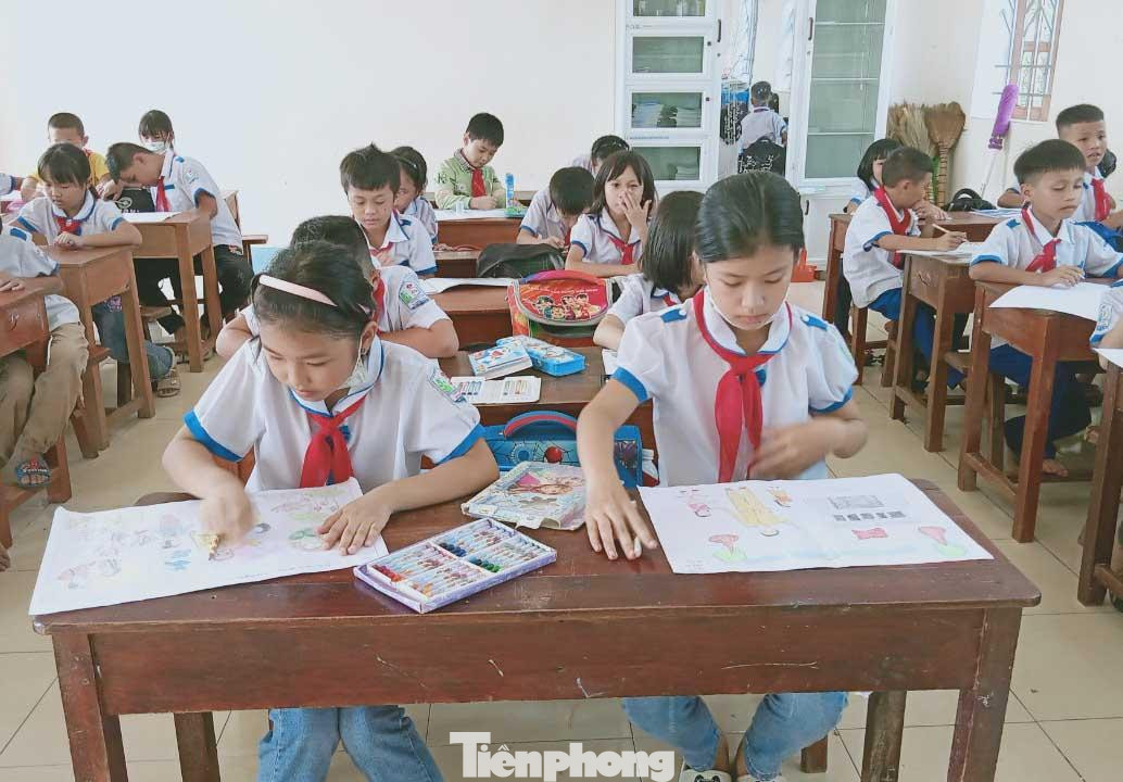 Các tác phẩm dự thi bám sát chủ đề: "Thiếu nhi Anh Sơn - Mừng Đại hội Đoàn", thể hiện tình cảm, niềm tin, niềm tự hào của thiếu nhi đối với tổ chức Đoàn TNCS Hồ Chí Minh; phản ánh các hoạt động thi đua sôi nổi của các cơ sở Đội chào mừng Đại hội Đoàn; động viên, cổ vũ và ca ngợi những hình ảnh đẹp, lòng biết ơn, sự tri ân dành cho các thầy cô giáo làm Tổng phụ trách Đội, các anh chị đoàn viên, thanh niên.