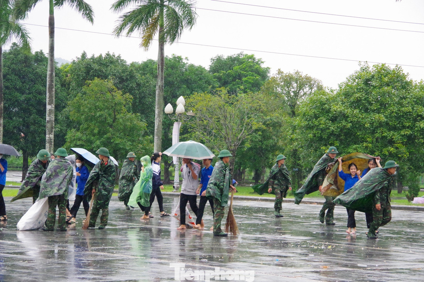 Hoạt động góp phần bảo vệ môi trường, trả lại không gian xanh, sạch cho khu di tích Truông Bồn. Hoạt động góp phần bảo vệ môi trường, trả lại không gian xanh, sạch cho khu di tích Truông Bồn.