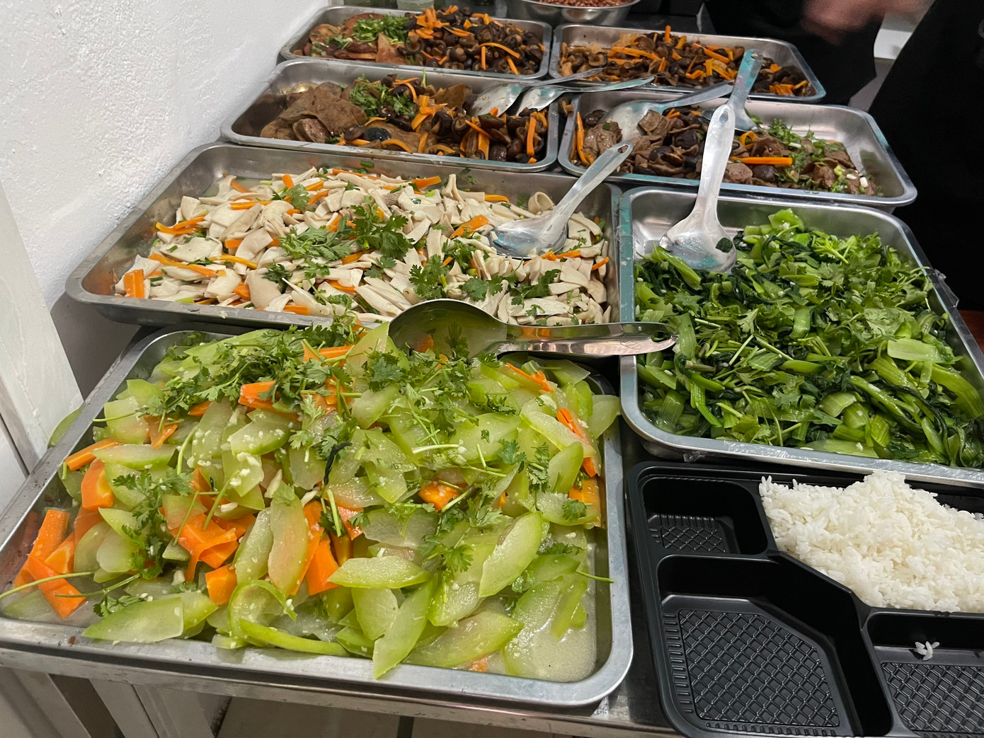 Các món ăn chính được chế biến cho ngày hôm nay. Ảnh: Phương Nhung.