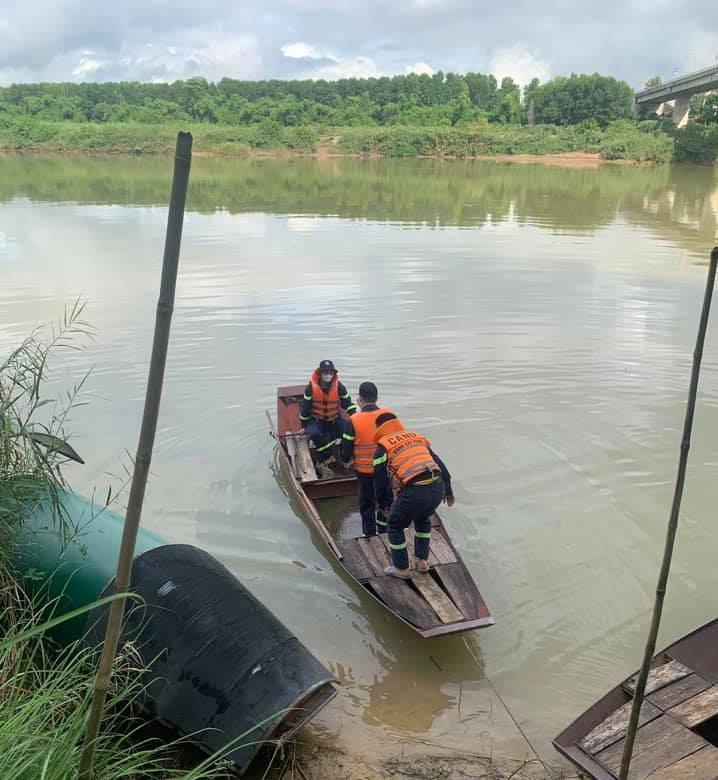 Lực lượng triển khai tìm kiếm nạn nhân