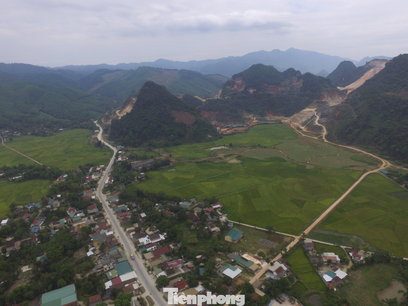 Toàn cảnh xã Châu Hồng Toàn cảnh xã Châu Hồng