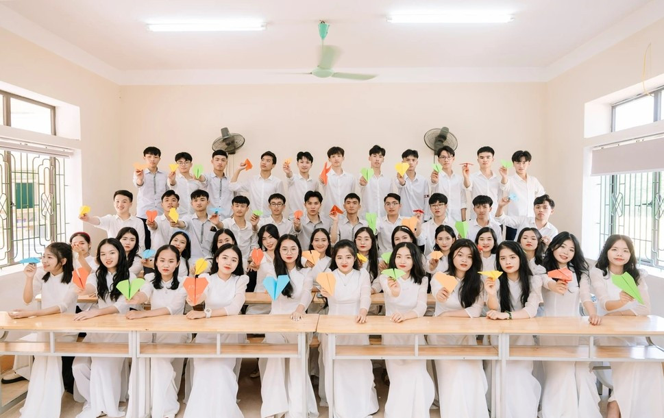 Tập thể lớp 12A1, Trường THPT Thanh Chương 3, huyện Thanh Chương (Nghệ An) Tập thể lớp 12A1, Trường THPT Thanh Chương 3, huyện Thanh Chương (Nghệ An)