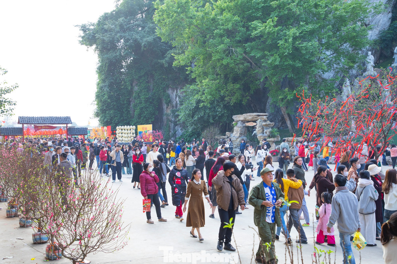 Chùa Cổ Am là một trong địa điểm thu hút du khách, đặc biệt là các phật tử tại Nghệ An vào dịp Tết nguyên đán Giáp Thìn.