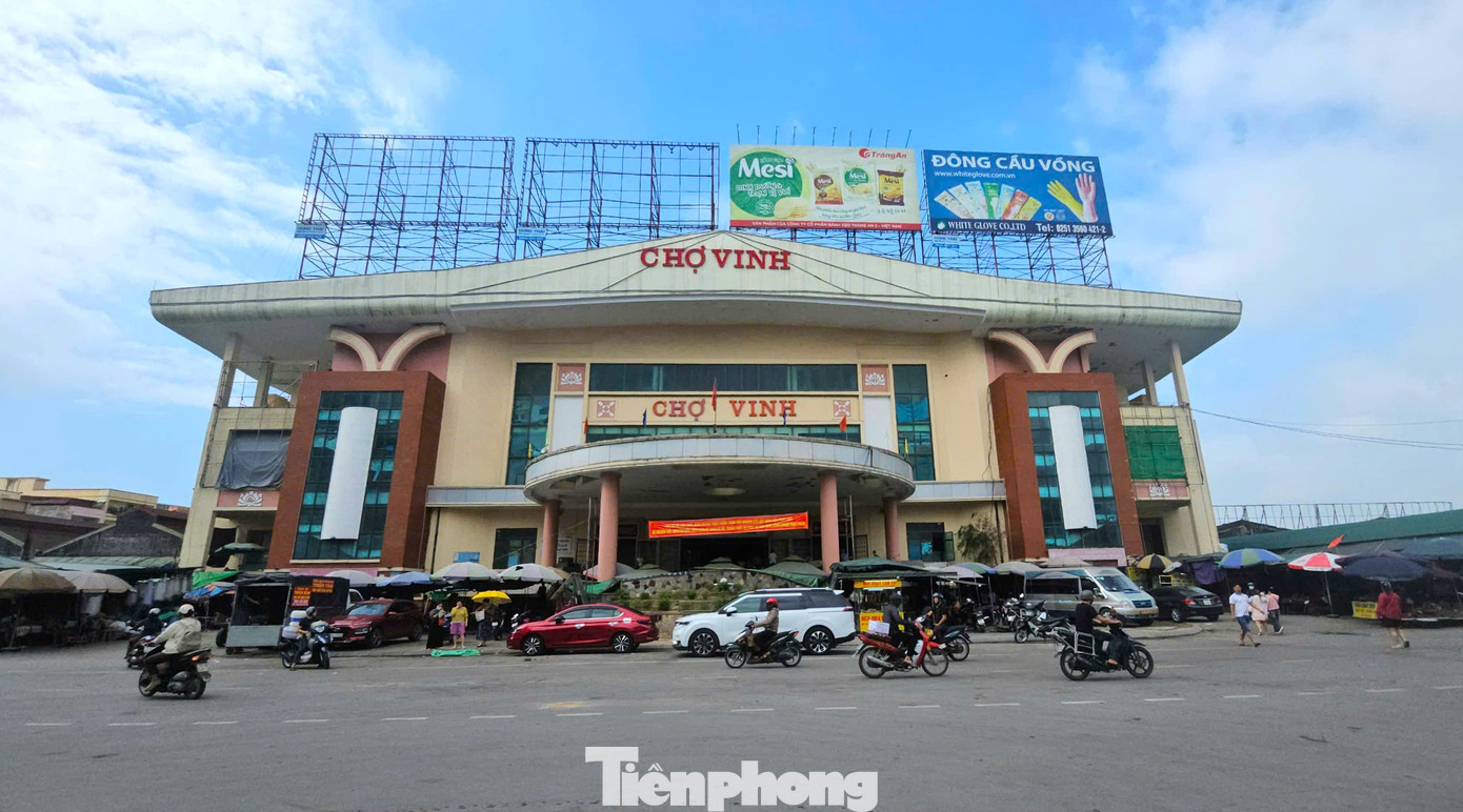 Chợ Vinh nằm ở trung tâm thành phố Vinh, Nghệ An có tuổi đời gần 300 năm.