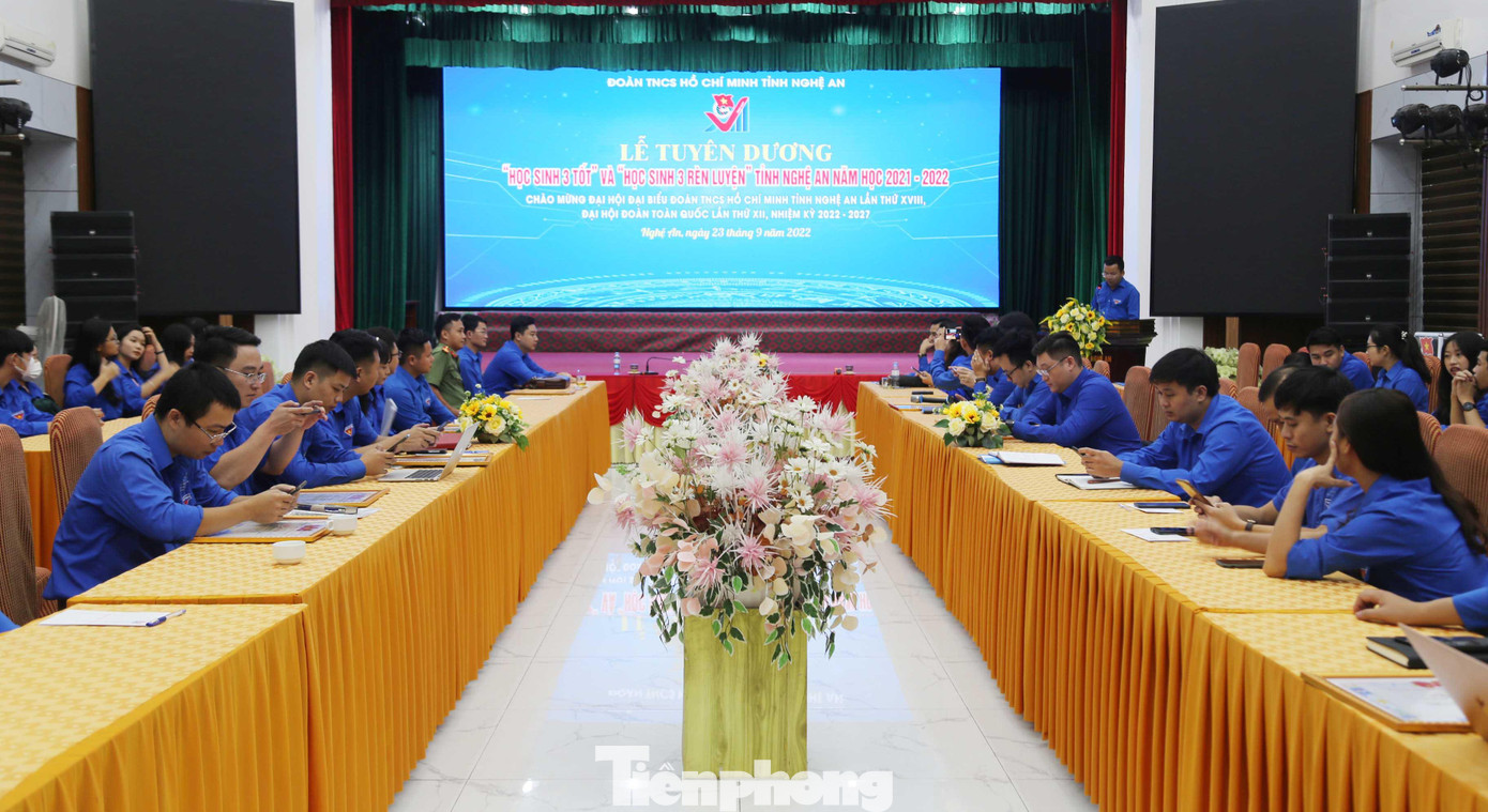 Lễ Tuyên dương Học sinh 3 tốt và Học sinh 3 rèn luyện tỉnh Nghệ An năm học 2021-2022