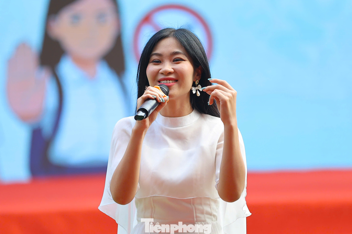 Gương mặt trẻ Việt Nam tiêu biểu năm 2022 cho rằng, có những thứ thoạt nhìn rất “cool”, rất “thời thượng”, nhưng ẩn sau đó là nguy cơ khôn lường như thuốc lá điện tử, thuốc lá truyền thống hay các chất kích thích.