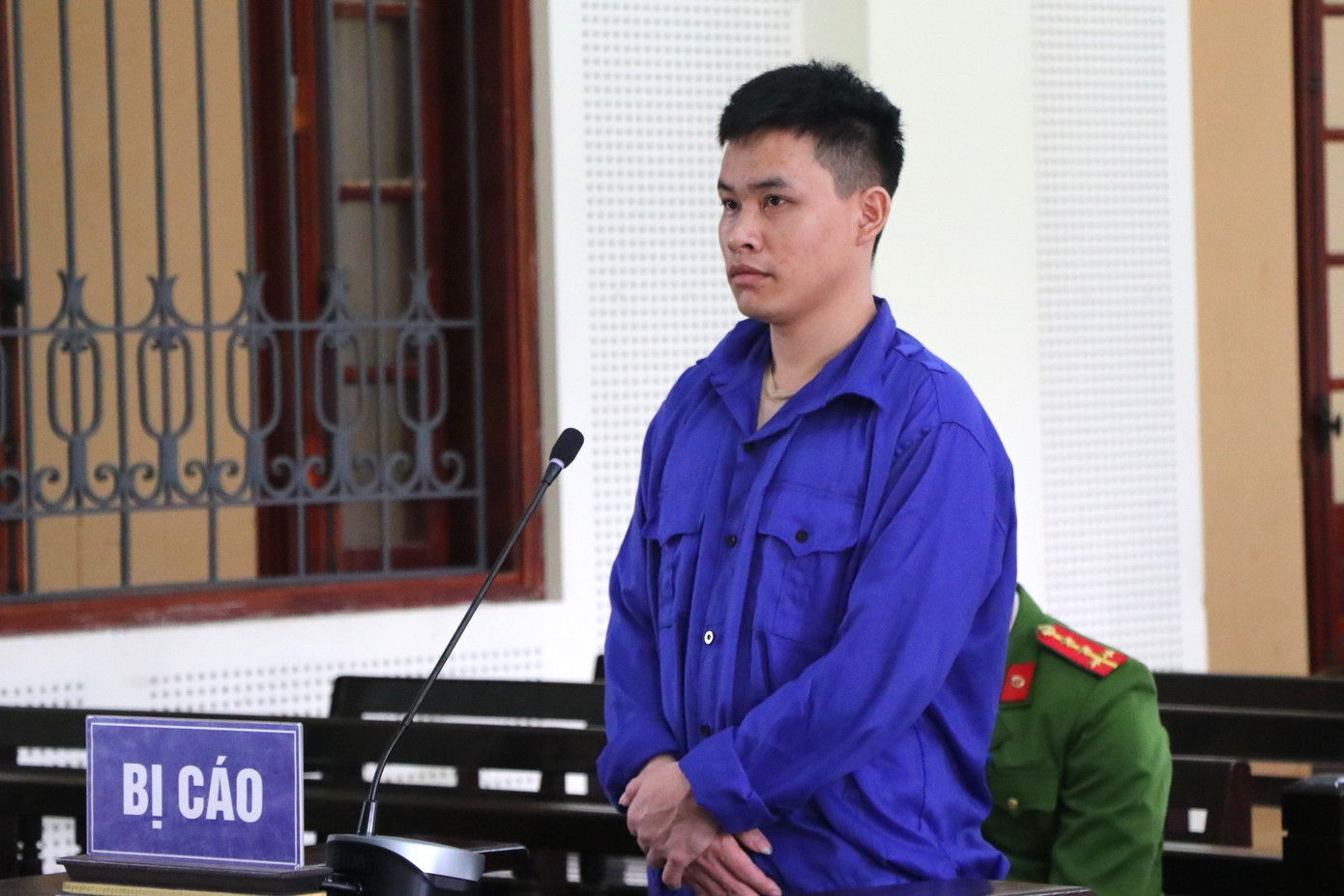 Bị cáo Lầu Bá Lì tại tòa Bị cáo Lầu Bá Lì tại tòa