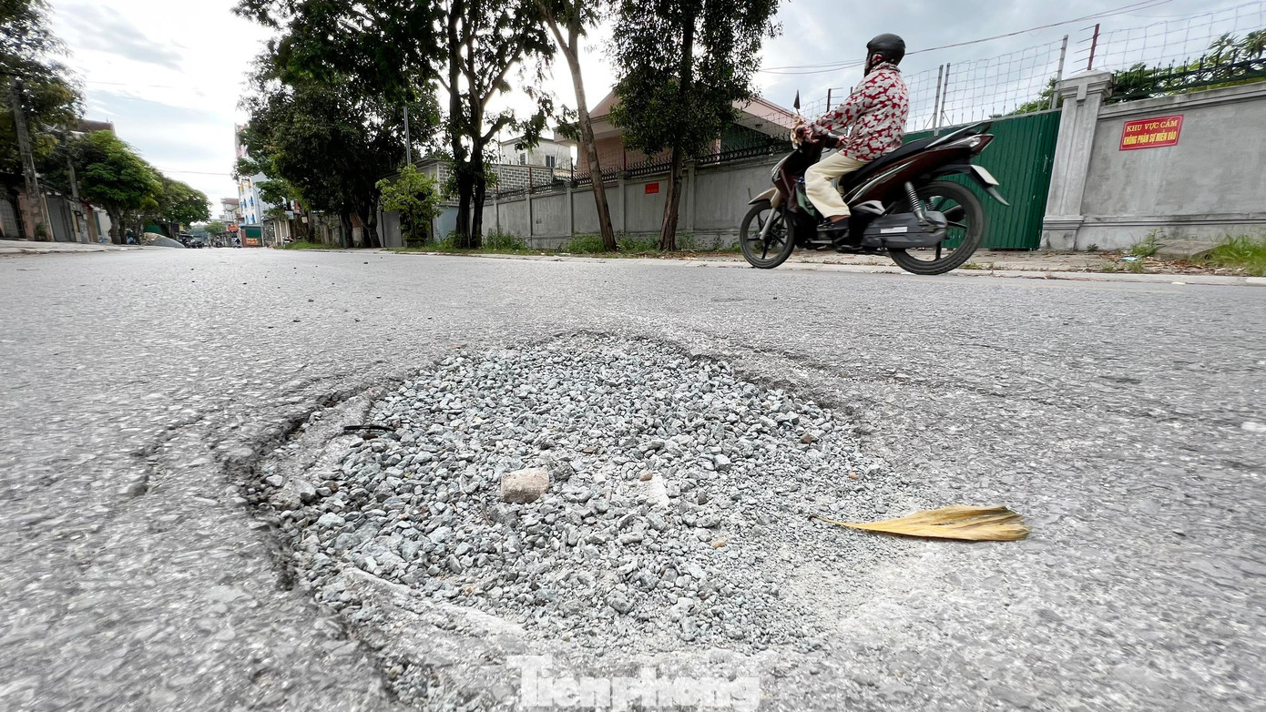 Công trình được khởi công xây dựng từ tháng 10/2019, thời gian thực hiện hợp đồng là 14 tháng; giá trị hợp đồng 17 tỷ đồng; do Ban QLDA xây dựng các công trình dân dụng và công nghiệp tỉnh Nghệ An làm chủ đầu tư; Cty CP Hưng Phát JSC thi công. Tuy nhiên đến nay công trình vẫn chưa được bàn giao và đưa vào sử dụng.