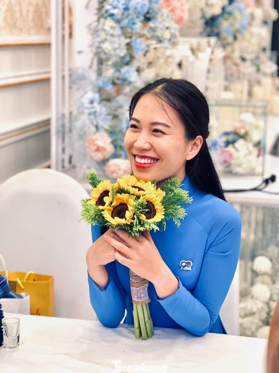 Nụ cười tỏa nắng của nữ cán bộ Đoàn