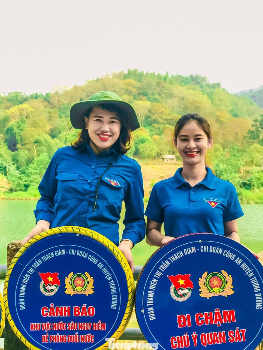 Mô hình cảnh báo đuối nước, tai nạn giao thông bằng lốp xe.