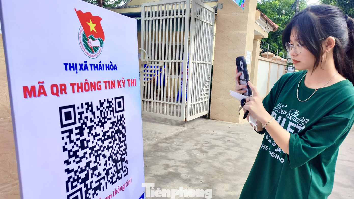 Phó Bí thư phụ trách Thị đoàn Thái Hòa cho biết, việc áp dụng chuyển đổi số nhằm giúp học sinh và phụ huynh truy cập thông tin một cách nhanh chóng, chính xác. Thời gian tới, Thị đoàn sẽ tiếp tục chuyển đổi số nhiều hơn nữa trong các hoạt động tình nguyện, hỗ trợ thí sinh.