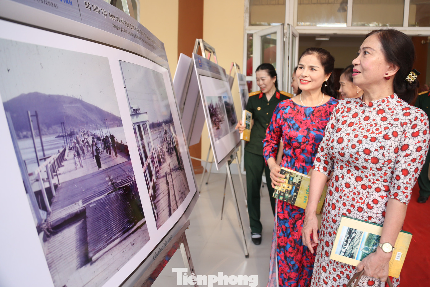 Xem triển lãm bộ sưu tập ảnh và ký họa của kiến trúc sư, họa sĩ Werner Georges - cựu chuyên gia Đức xây dựng thành phố Vinh.