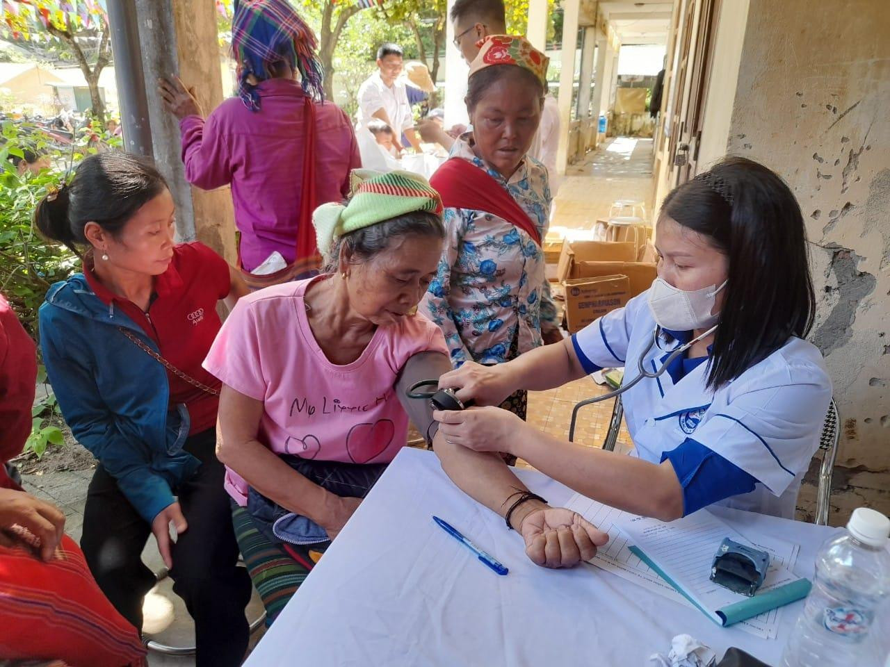 Chương trình khám, chữa bệnh, cấp thuốc miễn phí kéo dài trong 2 ngày 8-9/10 Chương trình khám, chữa bệnh, cấp thuốc miễn phí kéo dài trong 2 ngày 8-9/10