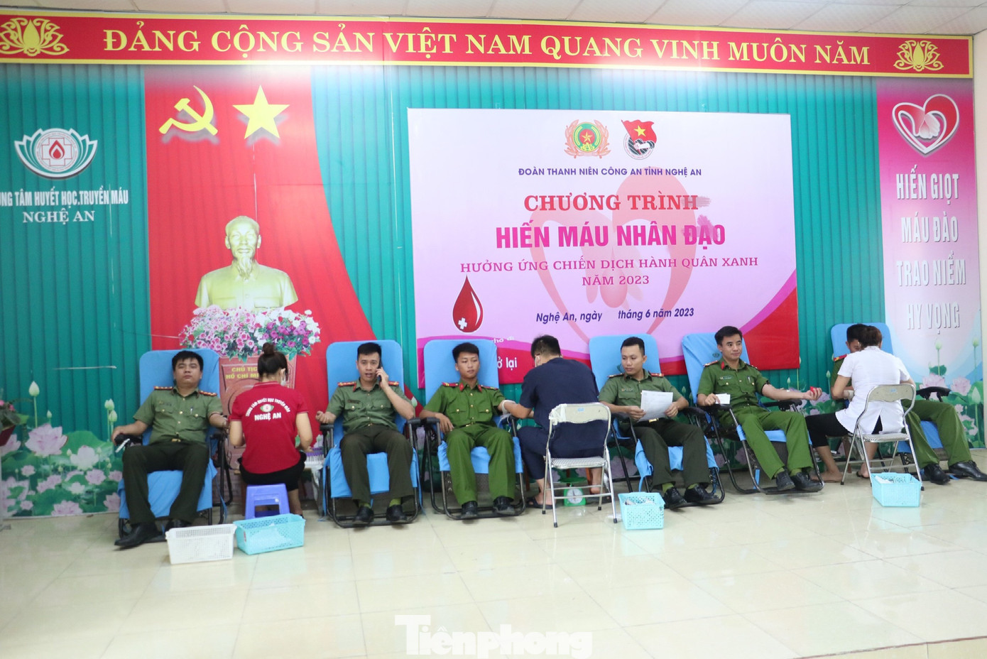 Hiến máu nhân đạo là nghĩa cử cao đẹp, thể hiện truyền thống tương thân tương ái của dân tộc. Đây là hoạt động thường kỳ được Đoàn Thanh niên Công an tỉnh Nghệ An quan tâm, triển khai sâu rộng trong các cấp bộ Đoàn.
