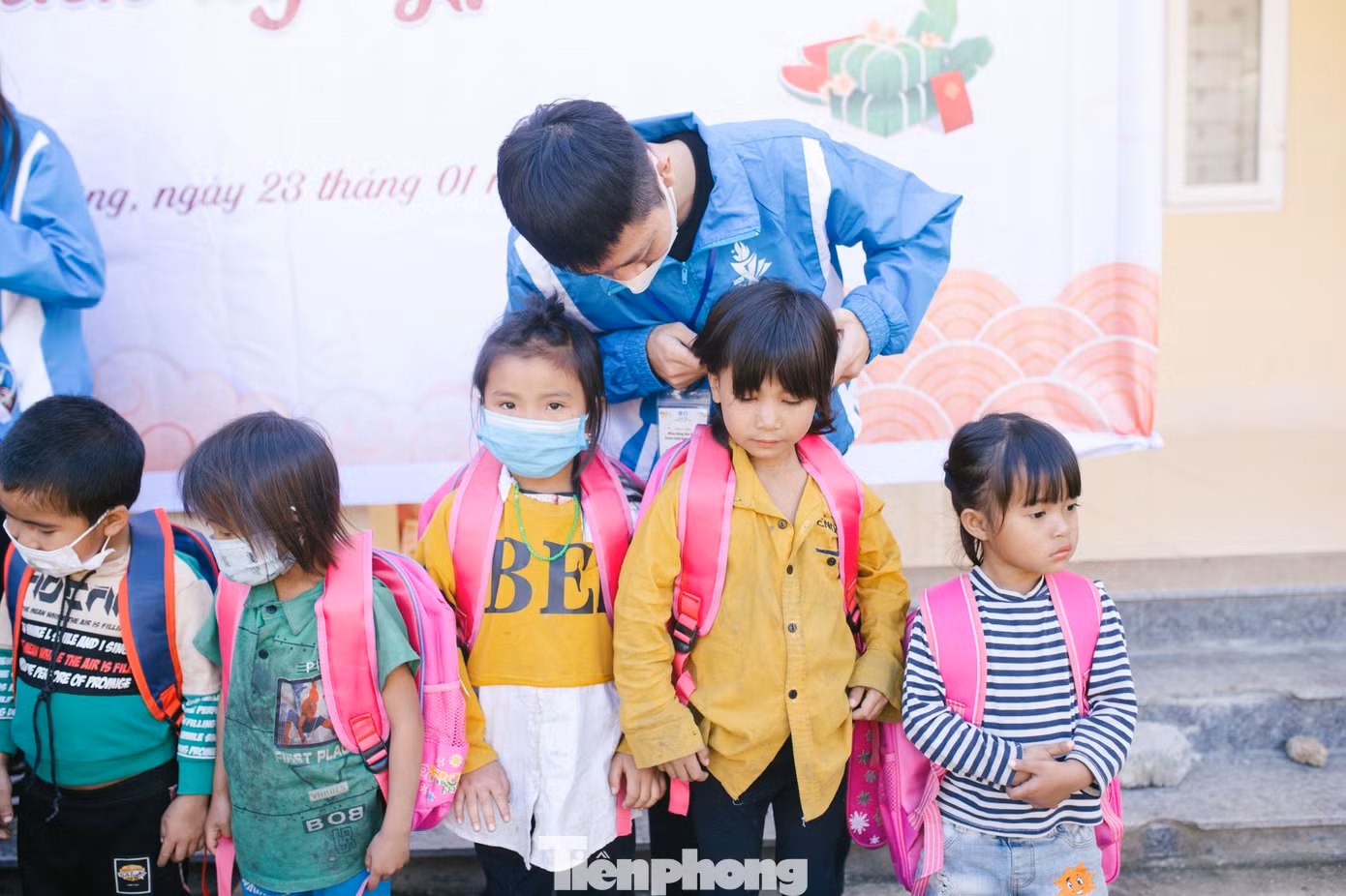 Tham gia chương trình Mùa đông ấm năm 2021 của Hội sinh viên Trường Đại học Vinh