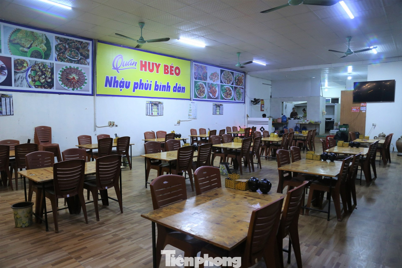 Thay vì sử dụng rượu bia, nhiều người lựa chọn những quán ăn khác không liên quan đến bia rượu như trước kia. Điều này khiến nhiều quán nhậu, quán bia trở nên đìu hiu.