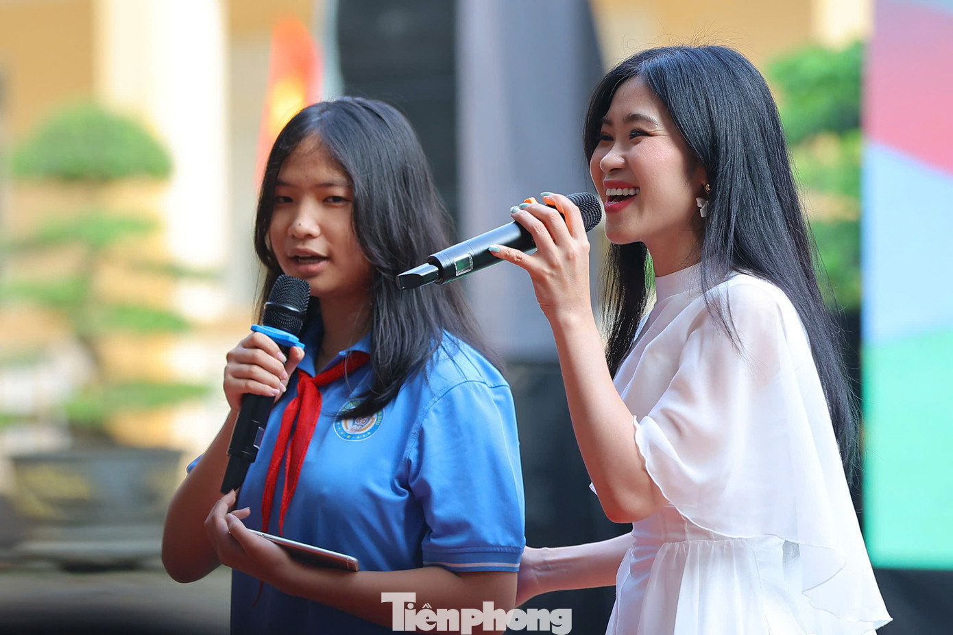 Hà Myo đã khuấy động chương trình bằng “đặc sản” hát Xẩm trên nền âm nhạc điện tử “Âm sắc dân gian”. Với ca khúc “Giai điệu Việt Nam mình” (Tuấn Cry sáng tác), Hà Myo đã mời một bạn học sinh song ca. Dù còn chút ngại ngùng, nhưng với sự hỗ trợ của Hà Myo, tiết mục cũng đã thành công rực rỡ, để lại dấu ấn đẹp.