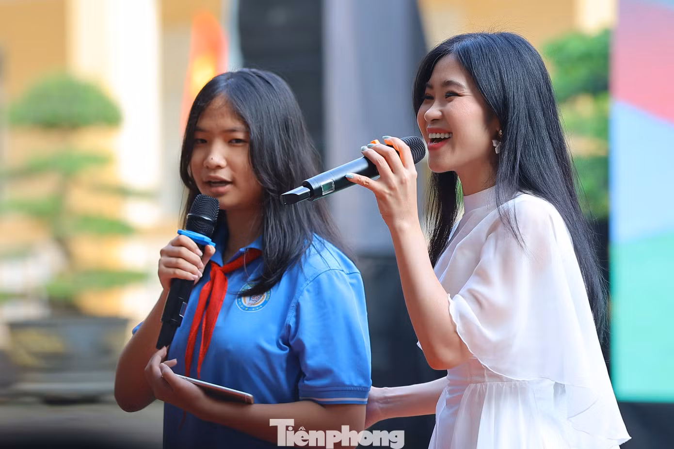 Hà Myo đã khuấy động chương trình bằng “đặc sản” hát Xẩm trên nền âm nhạc điện tử “Âm sắc dân gian”. Với ca khúc “Giai điệu Việt Nam mình” (Tuấn Cry sáng tác), Hà Myo đã mời một bạn học sinh song ca. Dù còn chút ngại ngùng, nhưng với sự hỗ trợ của Hà Myo, tiết mục cũng đã thành công rực rỡ, để lại dấu ấn đẹp.