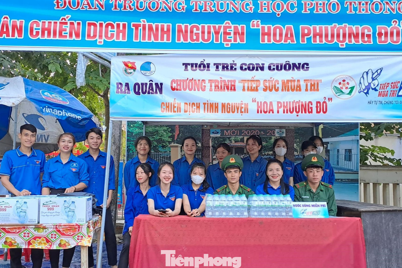 Kỳ tốt nghiệp THPT năm 2023, Nghệ An thành lập 210 đội với 2.700 thanh niên tình nguyện tiếp sức cho sĩ tử. Hoạt động Tiếp sức mùa thi tạo môi trường để thanh niên, sinh viên phát huy ý thức trách nhiệm với cộng đồng. Kỳ tốt nghiệp THPT năm 2023, Nghệ An thành lập 210 đội với 2.700 thanh niên tình nguyện tiếp sức cho sĩ tử. Hoạt động Tiếp sức mùa thi tạo môi trường để thanh niên, sinh viên phát huy ý thức trách nhiệm với cộng đồng.