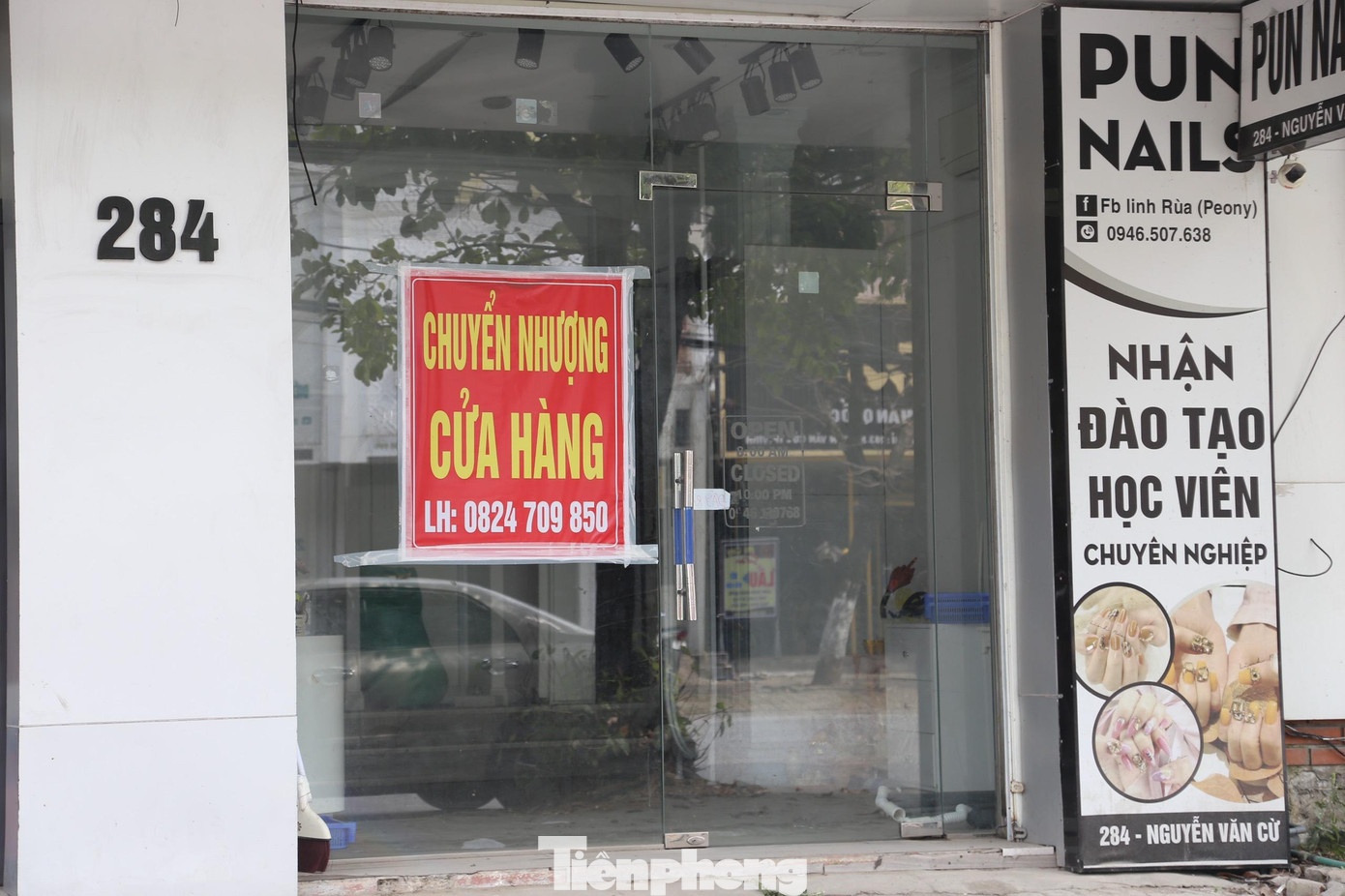 Không chỉ người đi thuê gặp khó, mà chủ nhà cũng rơi vào tình cảnh tương tự. Các chủ mặt bằng đồng loạt giảm giá cho thuê nhưng khách thuê vẫn trả lại, không tiếp tục kinh doanh. Không ít căn nhà bỏ trống nhiều tháng không có khách thuê.