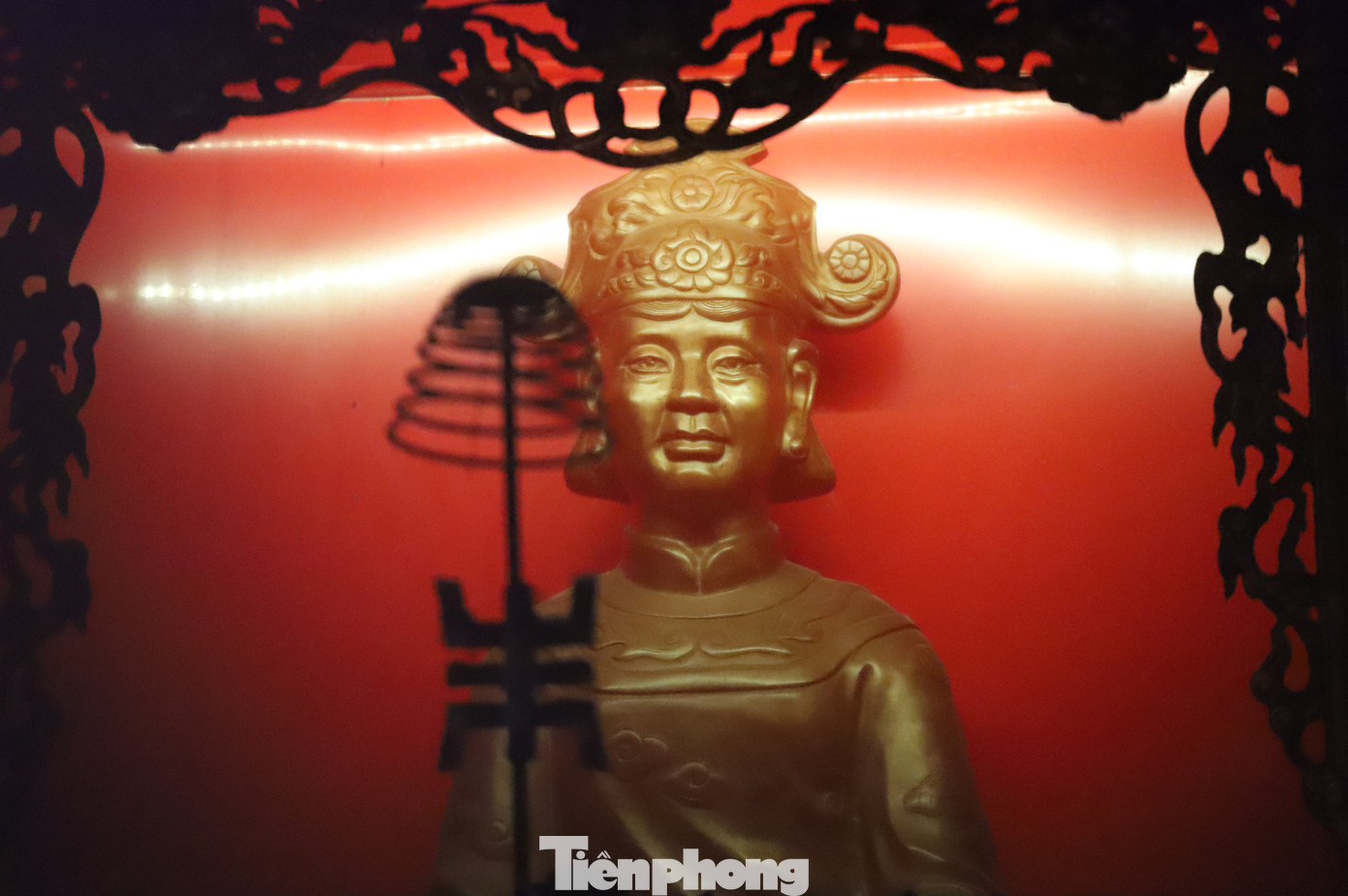 Thượng điện là nơi thờ vua Quang Trung và thân phụ Hồ Phi Phúc và thân mẫu Nguyễn Thị Đồng.