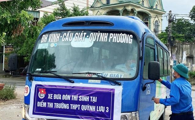 Xe buýt đưa đón thí sinh F1, F2 ở Nghệ An đi thi