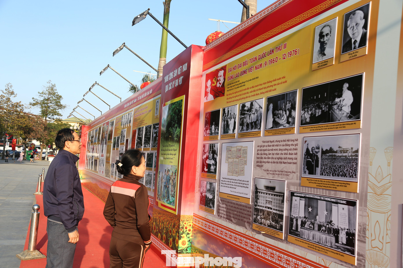 Dưới ngọn cờ Đảng, con thuyền cách mạng dân tộc ta đi từ thắng lợi này tới thắng lợi khác, đất nước dần bước qua những khó khăn, nền kinh tế, chính trị ngày càng được khẳng định vị thế lớn trên chính trường quốc tế, bạn bè các nước.