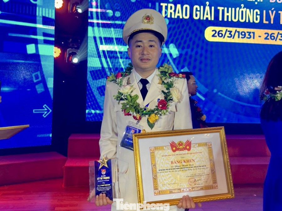Đại úy Phạm Thanh Nam nhận giải thưởng Lý Tự Trọng cấp T.Ư năm 2023