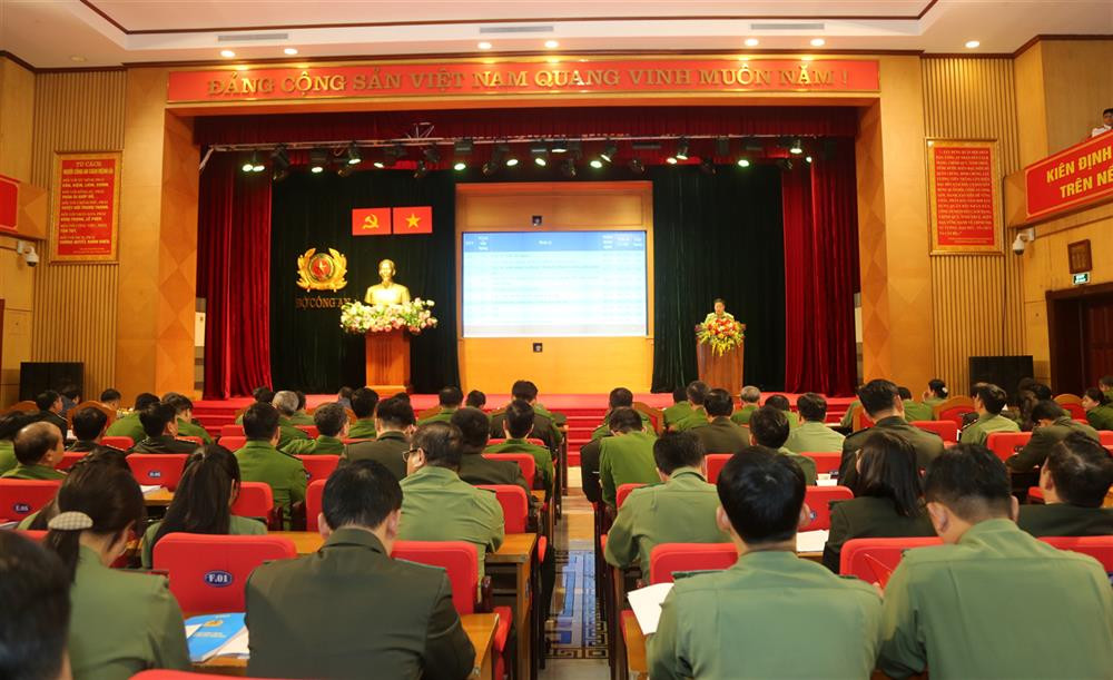 Tại Hội nghị công bố kết quả xác định chỉ số cải cách hành chính trong CAND năm 2023, Công an Nghệ An xếp thứ nhất toàn lực lượng. Tại Hội nghị công bố kết quả xác định chỉ số cải cách hành chính trong CAND năm 2023, Công an Nghệ An xếp thứ nhất toàn lực lượng.