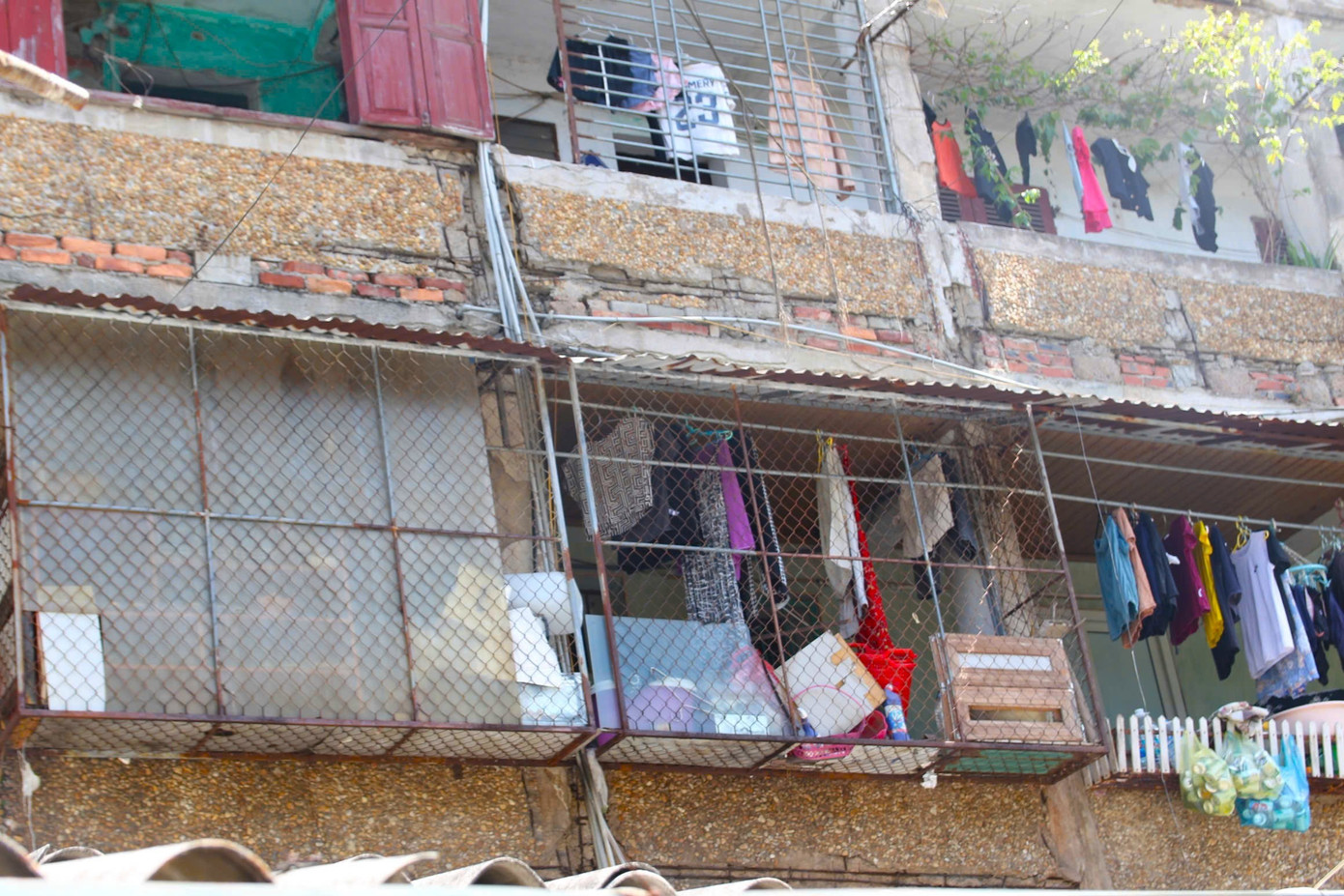 Bên trong là những vật liệu dễ cháy.