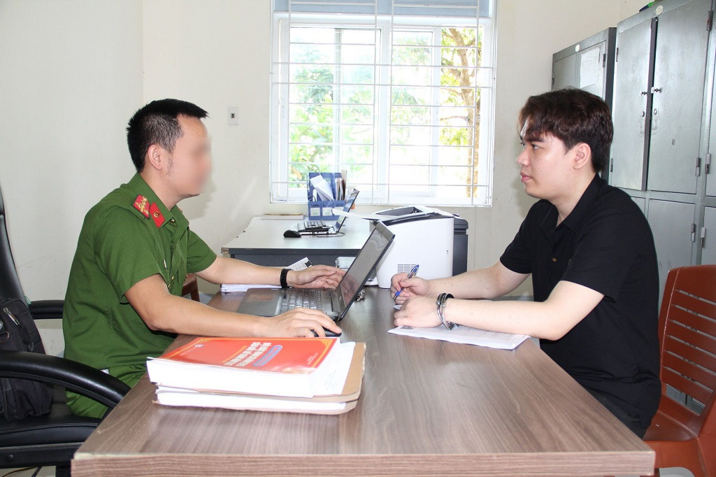 Đối tượng Tiến tại cơ quan Công an Đối tượng Tiến tại cơ quan Công an