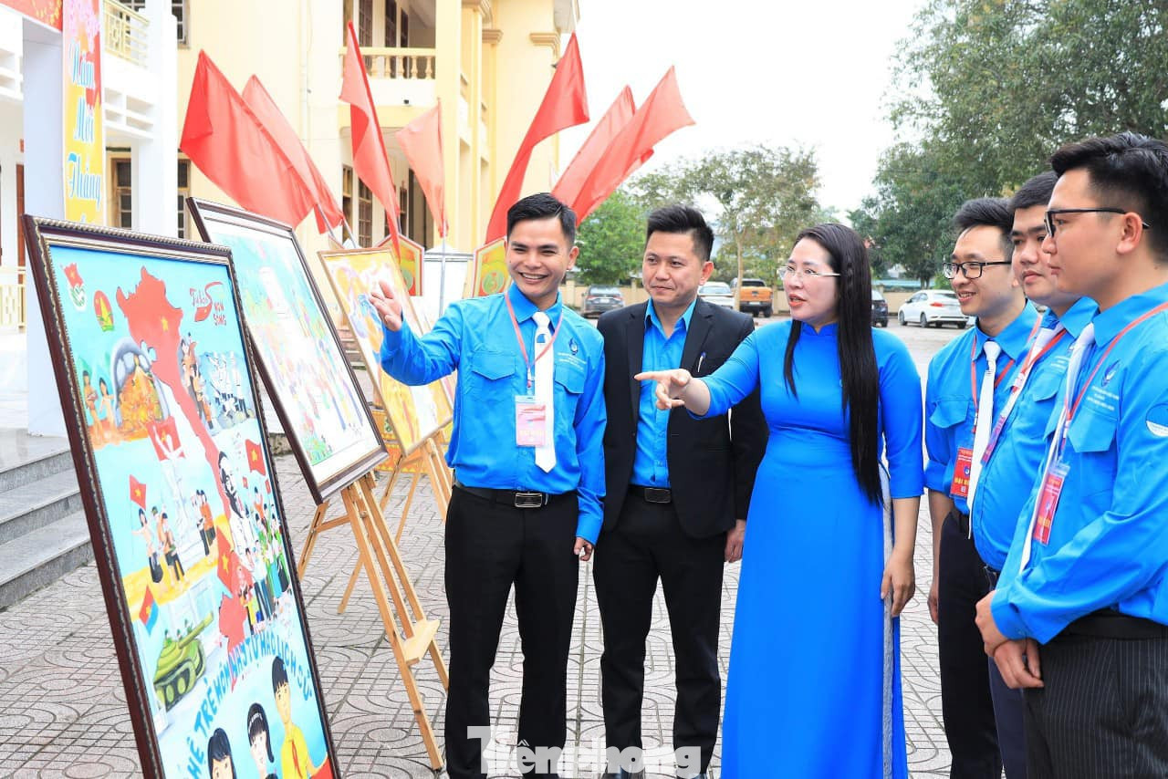 Tại Đại hội, Ủy ban Hội Liên hiệp Thanh niên Việt Nam huyện Tân Kỳ đã tổ chức trưng bày, giới thiệu các sản phâm thanh niên khởi nghiệp; triển lãm ảnh “Dấu ấn một nhiệm kỳ” và “Tự hào một dải non sông”; tổ chức các hoạt động giao lưu văn hóa nhằm giữ gìn bảo tồn bản sắc dân tộc.