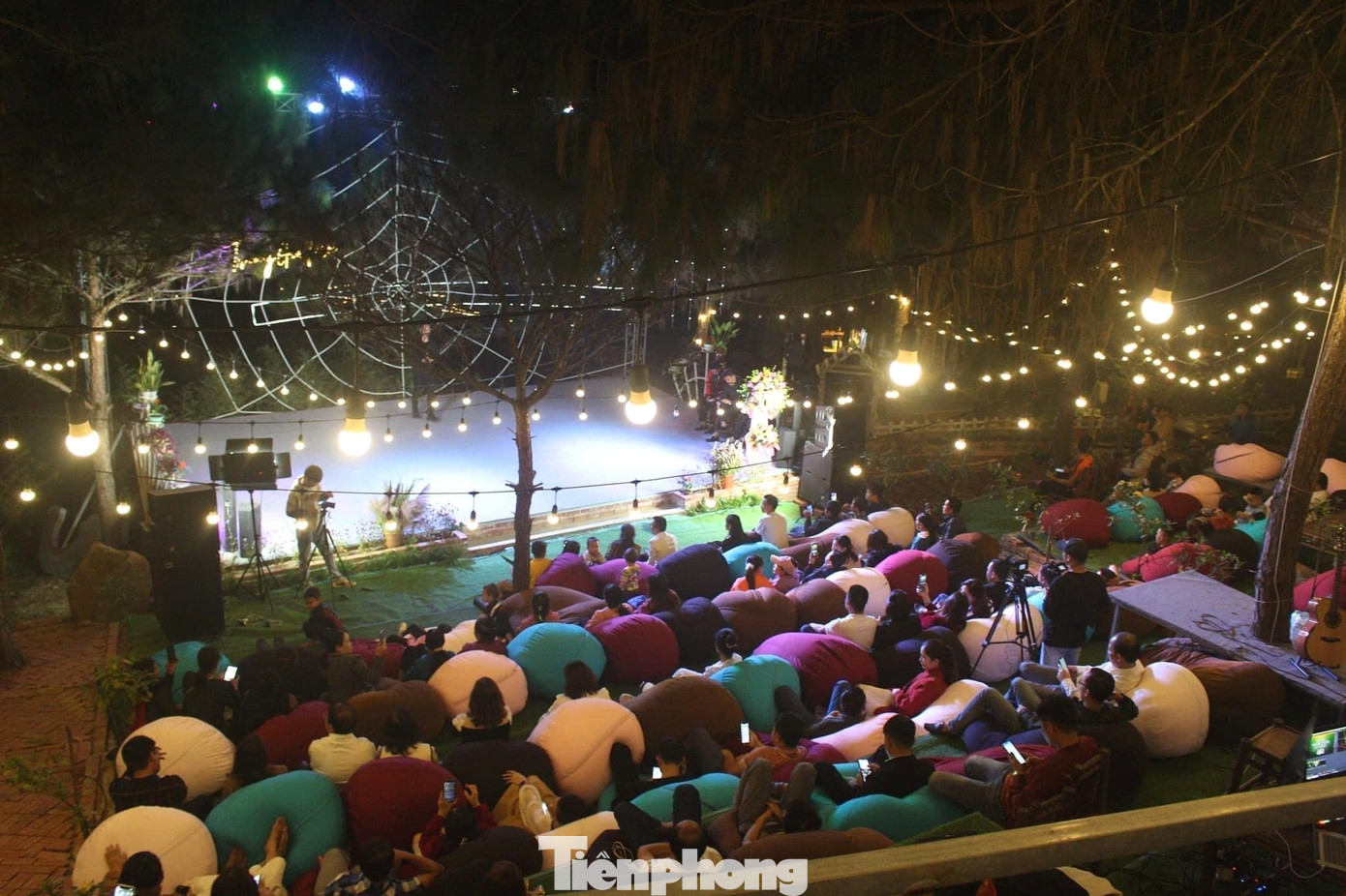 Thưởng thức không gian âm nhạc bên những đồi thông.