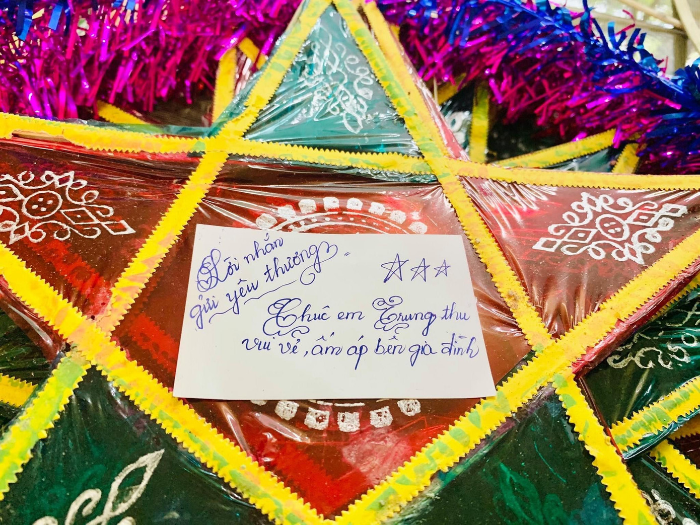 Lời nhắn gửi yêu thương các bạn trẻ gửi tới các em nhỏ dịp trăng rằm