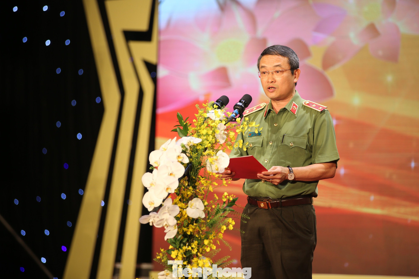 Trung tướng Nguyễn Ngọc Toàn - Cục trưởng Cục Công tác Đảng và công tác chính trị Bộ Công an - Trưởng ban Tổ chức liên hoan phát biểu khai mạc.