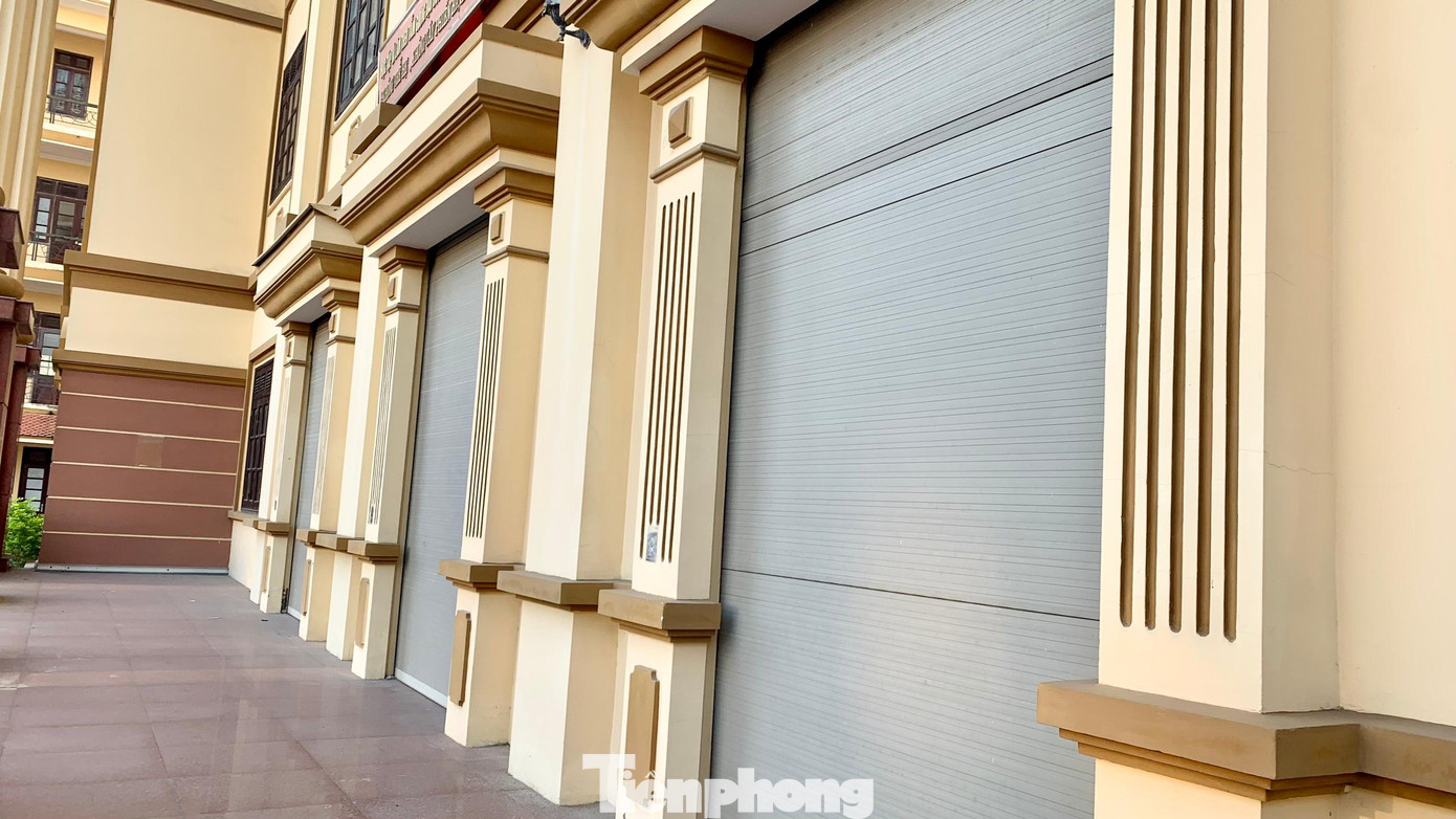 Một số trụ sở cũ luôn trong tình trạng "cửa đóng then cài" nhiều năm