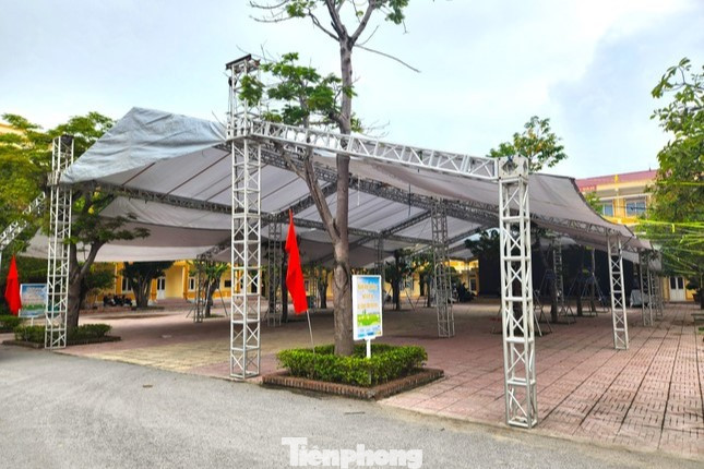 Chương trình được tổ chức tại trường THPT Nguyễn Duy Trinh.