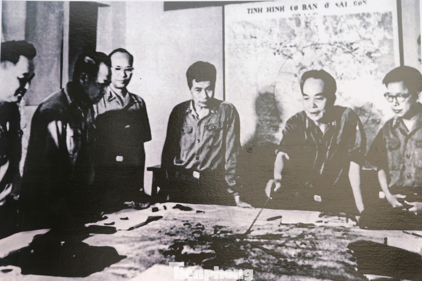 Với gần 100 tư liệu, hình ảnh quý giá, trưng bày là dịp ôn lại những trang sử hào hùng của dân tộc, tri ân những hy sinh to lớn của quân và dân Nghệ An trong kháng chiến; đồng thời ghi nhận những thành tựu trên các lĩnh vực của quê hương trên bước đường đổi mới. Với gần 100 tư liệu, hình ảnh quý giá, trưng bày là dịp ôn lại những trang sử hào hùng của dân tộc, tri ân những hy sinh to lớn của quân và dân Nghệ An trong kháng chiến; đồng thời ghi nhận những thành tựu trên các lĩnh vực của quê hương trên bước đường đổi mới.