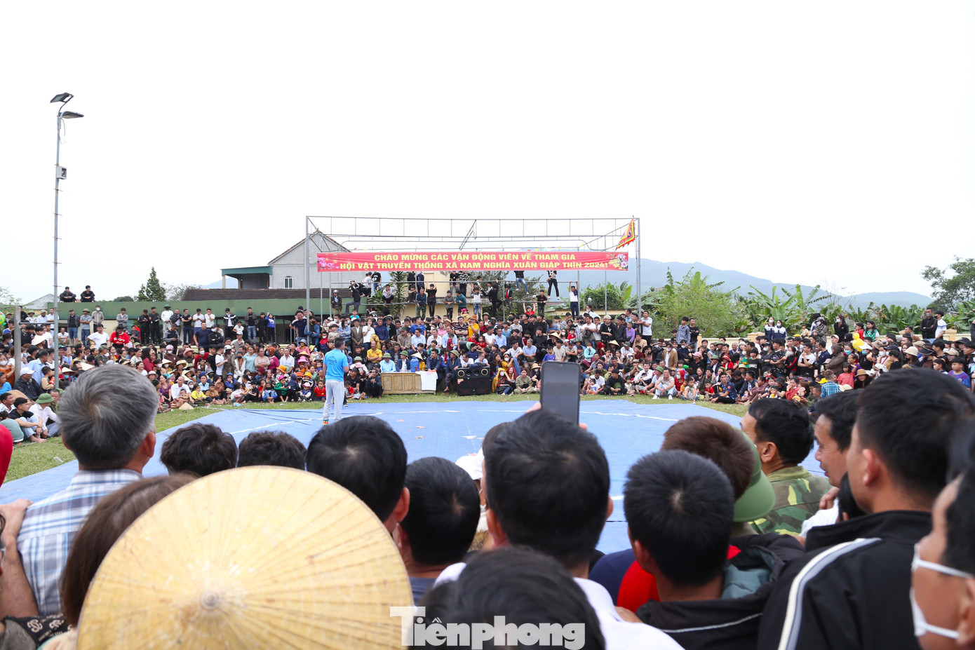 Từ mùng 3 đến mùng 9 Tết Nguyên đán Giáp Thìn, hội vật xã Nam Nghĩa (huyện Nam Đàn, Nghệ An) được tổ chức đã thu hút đông đảo đô vật và nhân dân địa phương tới tham gia, cổ vũ. Từ mùng 3 đến mùng 9 Tết Nguyên đán Giáp Thìn, hội vật xã Nam Nghĩa (huyện Nam Đàn, Nghệ An) được tổ chức đã thu hút đông đảo đô vật và nhân dân địa phương tới tham gia, cổ vũ.