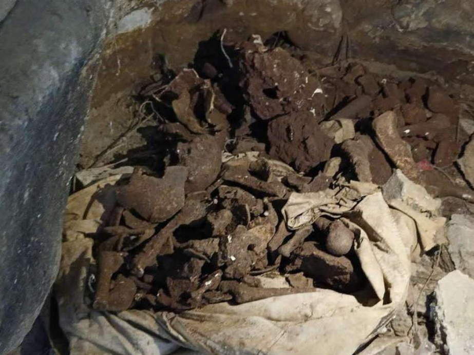 Rất nhiều xương, nghi của người được phát hiện tại hiện trường Rất nhiều xương, nghi của người được phát hiện tại hiện trường