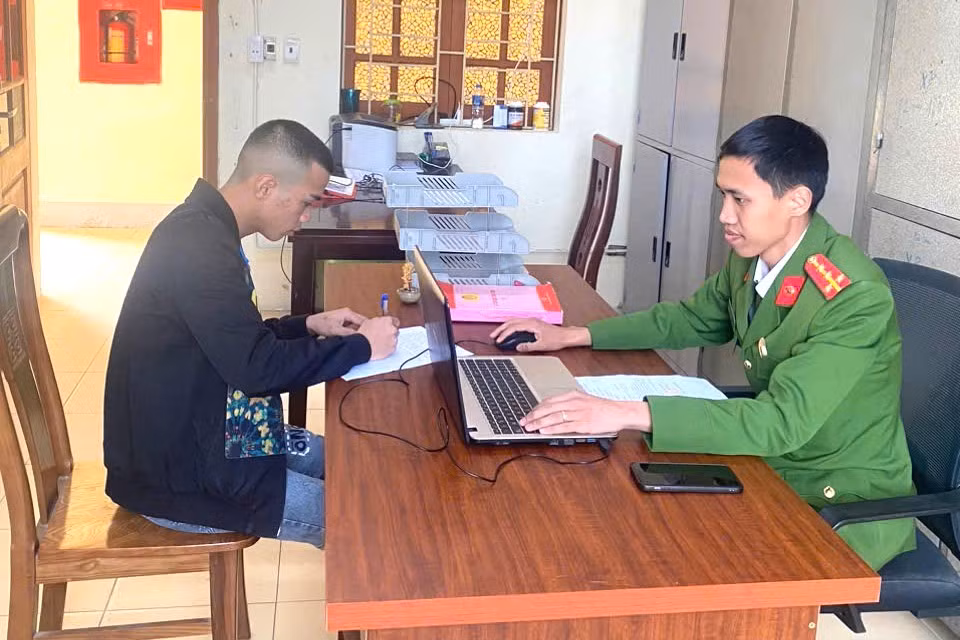 Nguyễn Quang Chinh tại cơ quan Công an