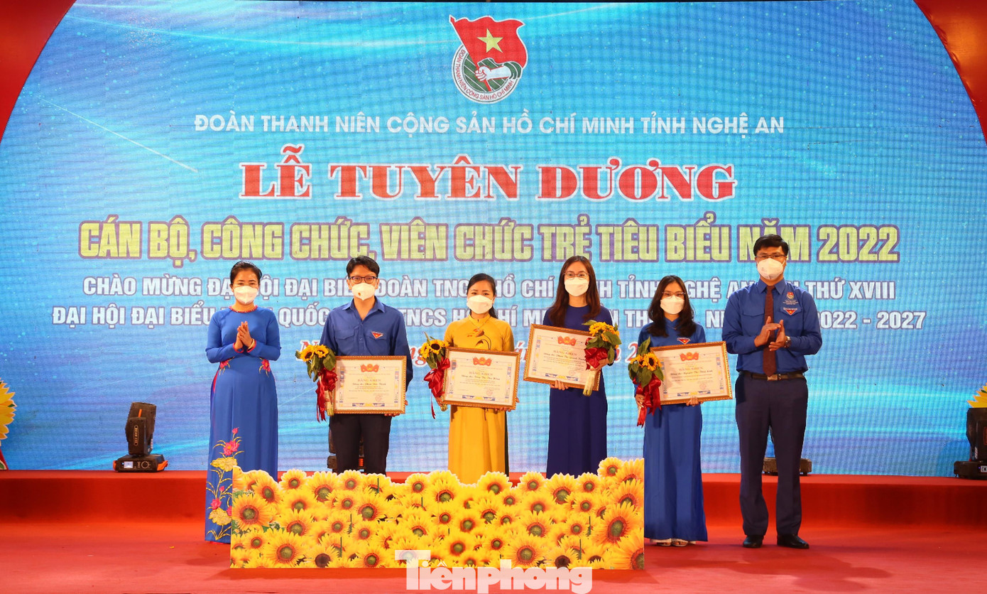 Tuyên dương cán bộ, công chức, viên chức trẻ tiêu biểu năm 2022