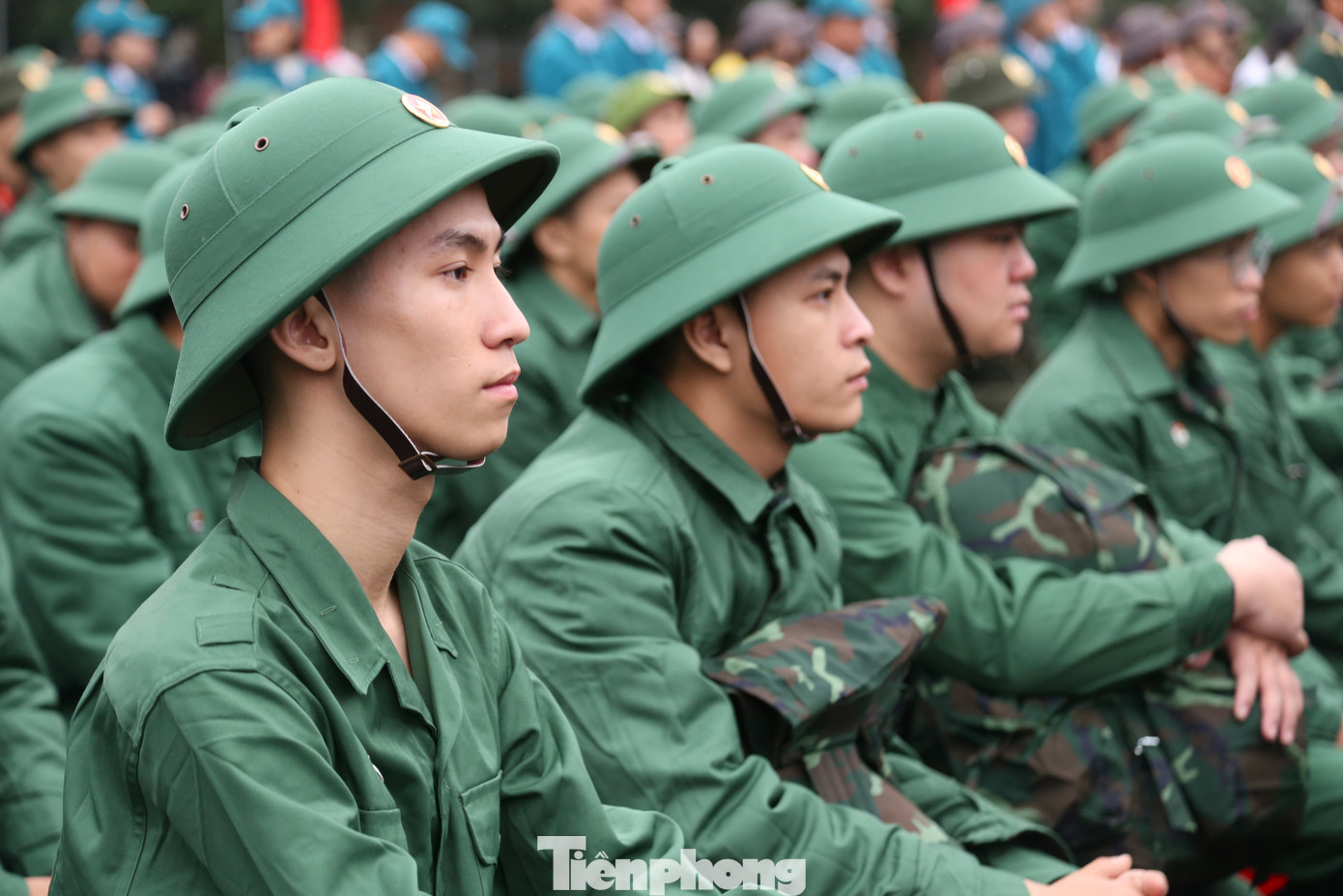 Trong số các công dân nhập ngũ đợt này có 19 đảng viên và 887 công dân viết đơn tình nguyện nhập ngũ; 1.424 thanh niên đã được học lớp bồi dưỡng đối tượng Đảng; 192 thanh niên có trình độ đại học, cao đẳng và trung cấp; dân tộc thiểu số có 810 thanh niên; 205 thanh niên có đạo. Trong số các công dân nhập ngũ đợt này có 19 đảng viên và 887 công dân viết đơn tình nguyện nhập ngũ; 1.424 thanh niên đã được học lớp bồi dưỡng đối tượng Đảng; 192 thanh niên có trình độ đại học, cao đẳng và trung cấp; dân tộc thiểu số có 810 thanh niên; 205 thanh niên có đạo.