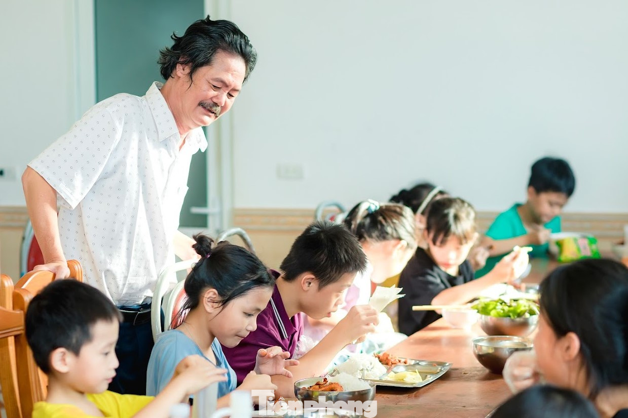 Các em nhỏ ở trung tâm đều mồ côi, lang thang cơ nhỡ.