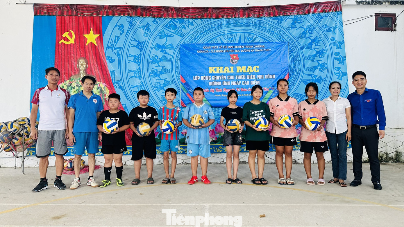 Lớp bóng chuyền cho thiếu niên, nhi đồng ở huyện Thanh Chương. Lớp bóng chuyền cho thiếu niên, nhi đồng ở huyện Thanh Chương.