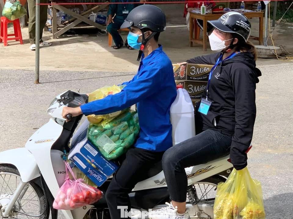 Các tình nguyện viên luôn trong tâm thế sẵn sàng, không kể giờ giấc, chỉ cần nhận được cuộc gọi là lập tức lên đường.
