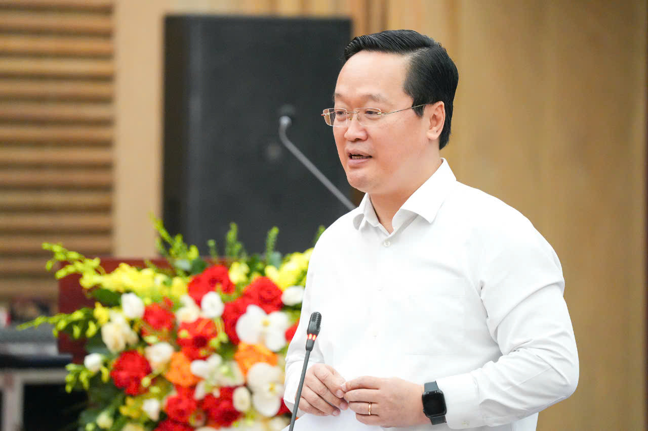 Bí thư Tỉnh ủy Nghệ An Nguyễn Đức Trung phát biểu tại buổi làm việc. Bí thư Tỉnh ủy Nghệ An Nguyễn Đức Trung phát biểu tại buổi làm việc.