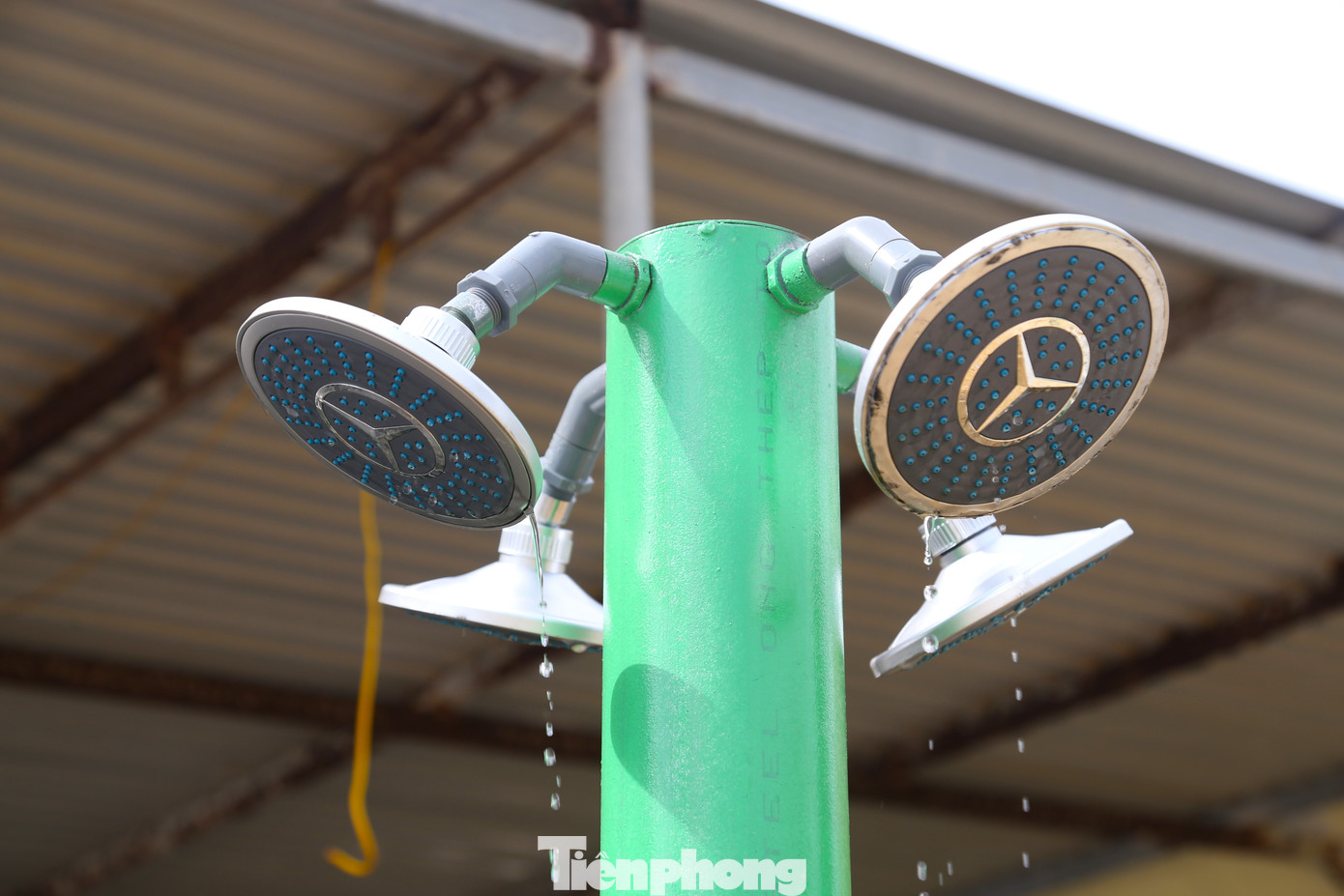 Những trụ vòi tắm tráng hiện đại, sạch sẽ đã được hoàn thiện dọc bãi biển, sẵn sàng phục vụ nhu cầu của hàng triệu lượt du khách. Những trụ vòi tắm tráng hiện đại, sạch sẽ đã được hoàn thiện dọc bãi biển, sẵn sàng phục vụ nhu cầu của hàng triệu lượt du khách.