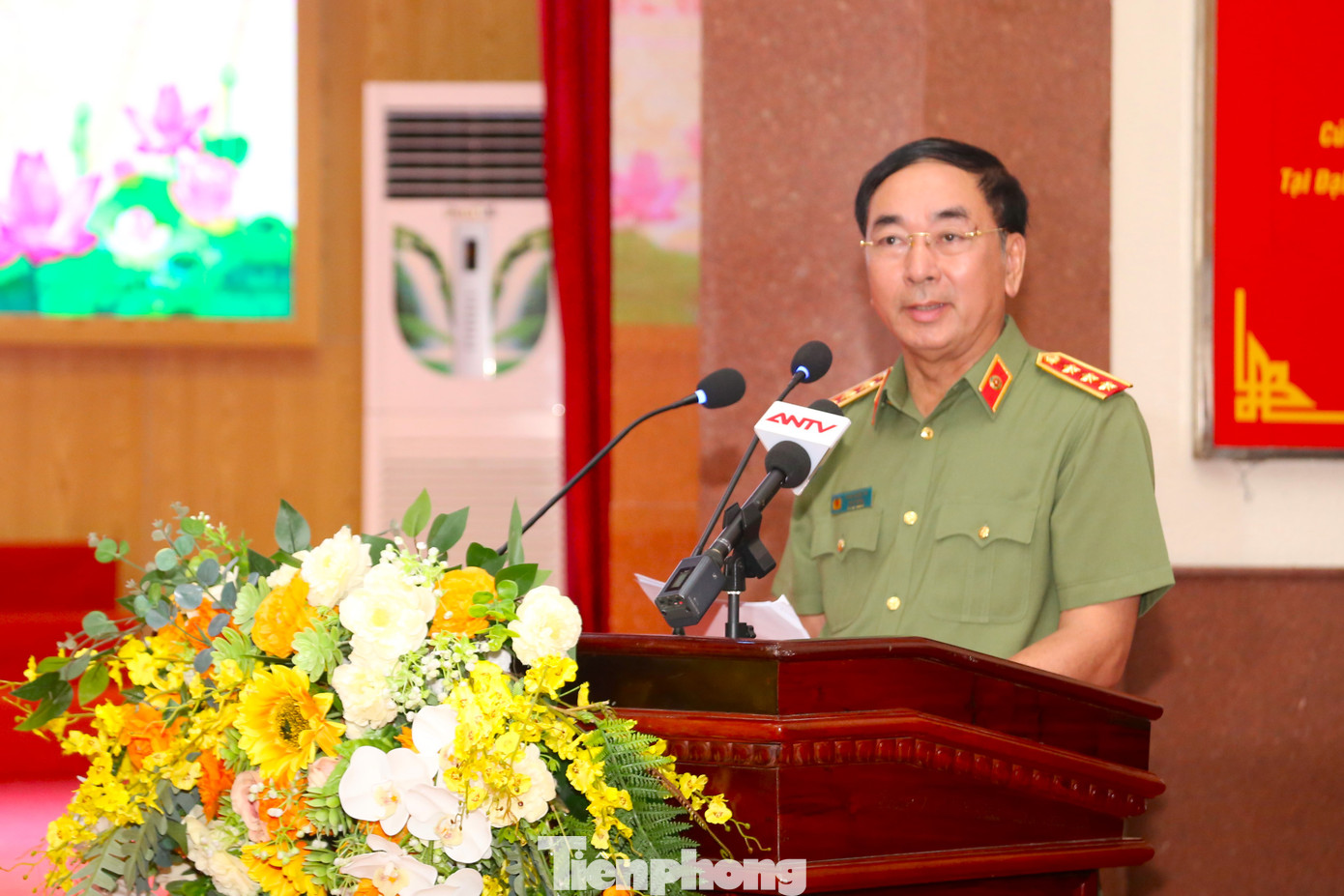 Thượng tướng Trần Quốc Tỏ, Ủy viên Trung ương Đảng, Phó Bí thư Đảng ủy Công an Trung ương, Thứ trưởng Bộ Công an phát biểu tại hội thảo